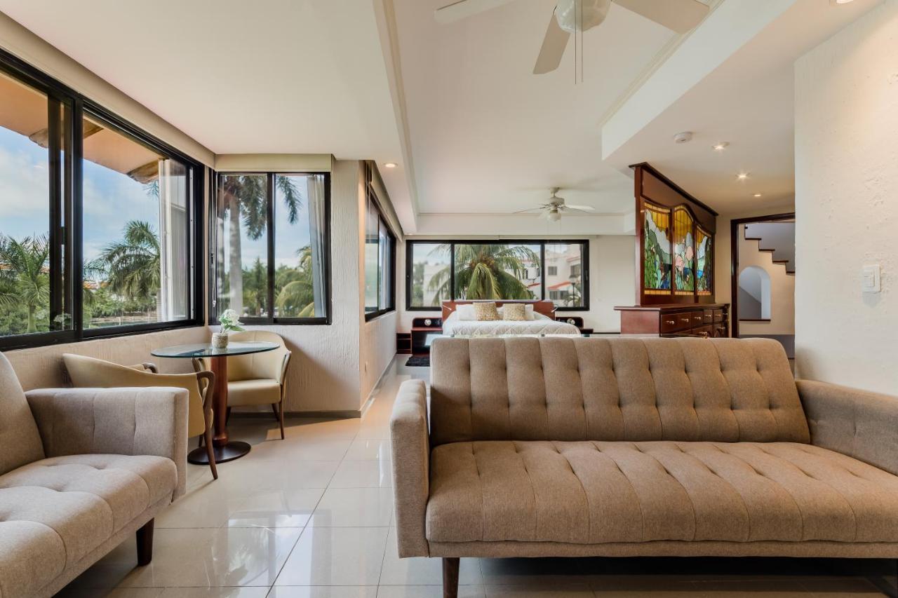 Elegant Lagoon Front Villa By Casa Paraiso Cancún Eksteriør billede