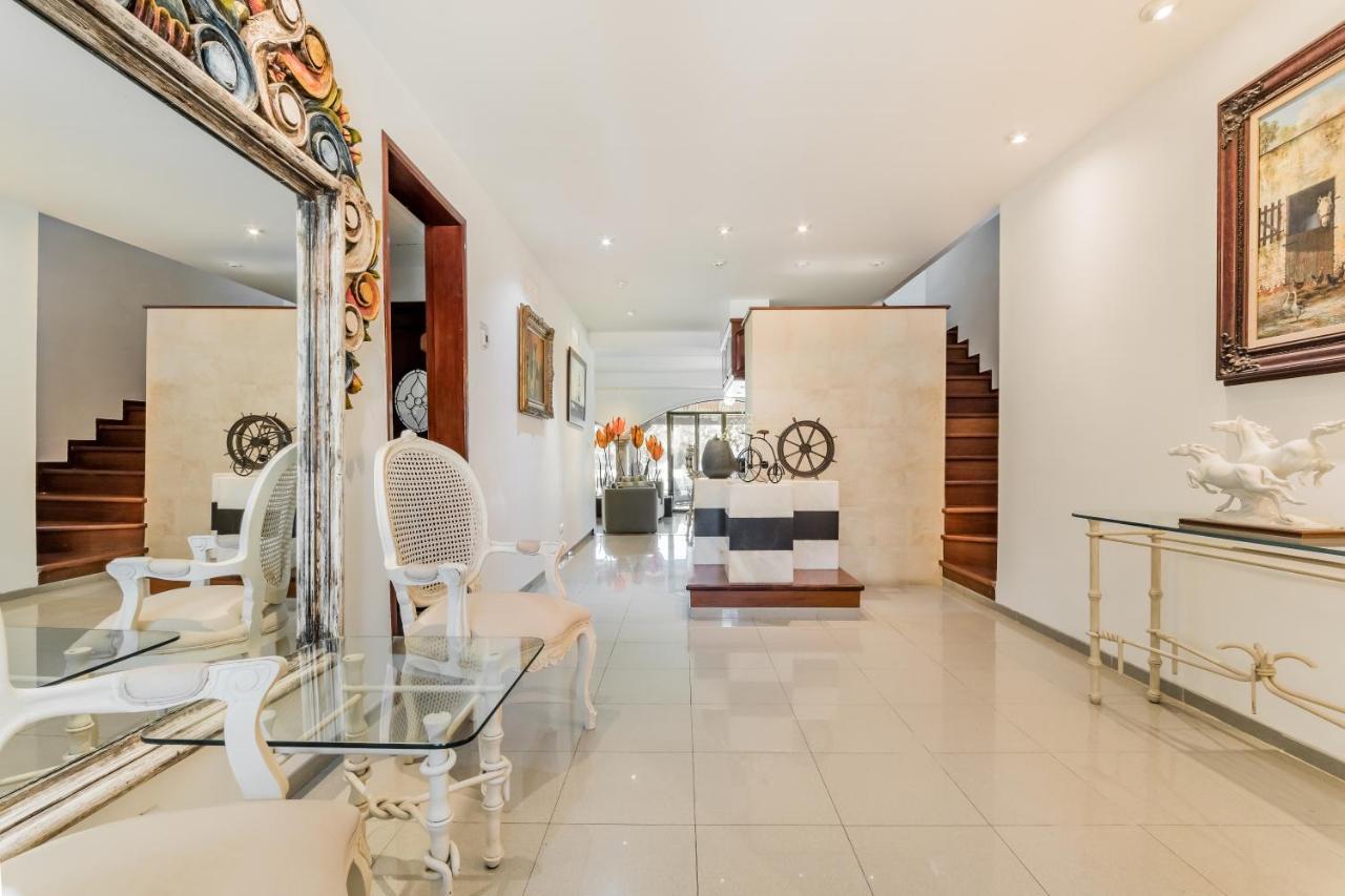 Elegant Lagoon Front Villa By Casa Paraiso Cancún Eksteriør billede