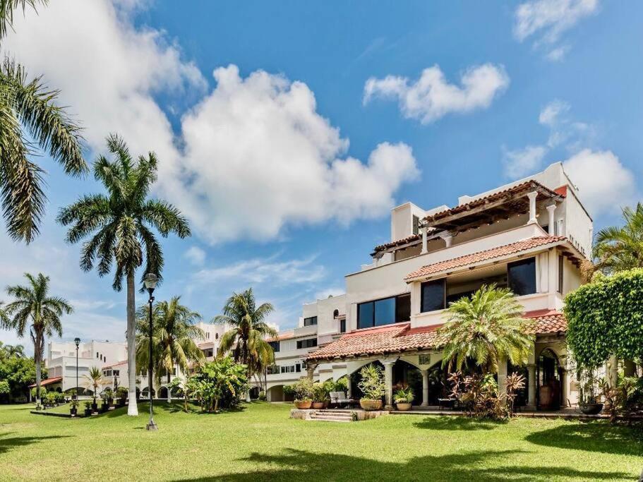 Elegant Lagoon Front Villa By Casa Paraiso Cancún Eksteriør billede