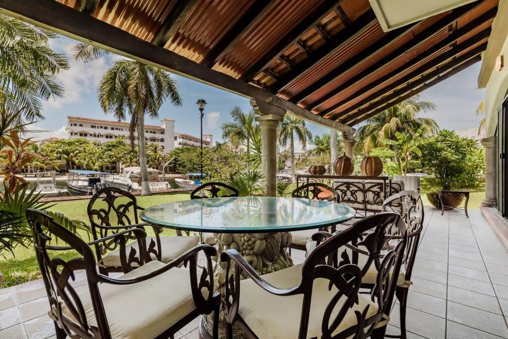 Elegant Lagoon Front Villa By Casa Paraiso Cancún Eksteriør billede