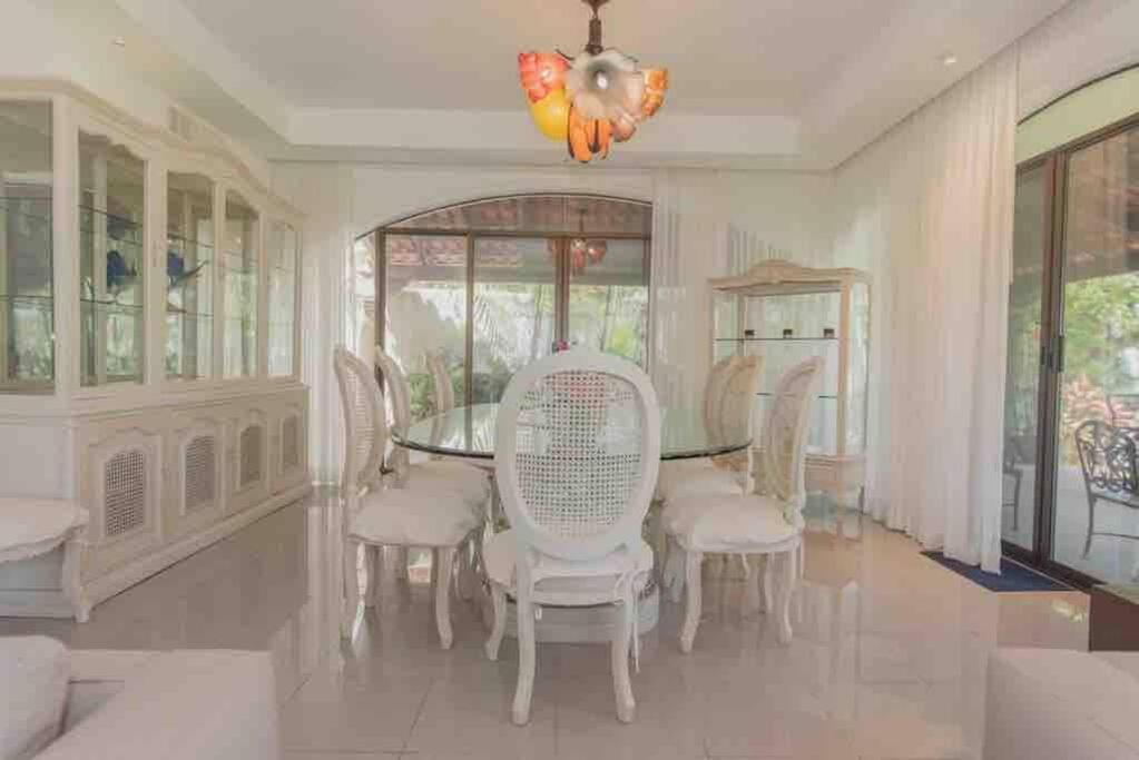 Elegant Lagoon Front Villa By Casa Paraiso Cancún Eksteriør billede